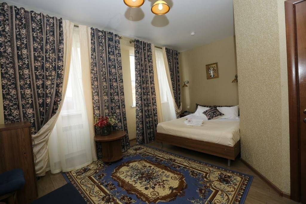 Номер стандарт с 1 двуспальной кроватью
